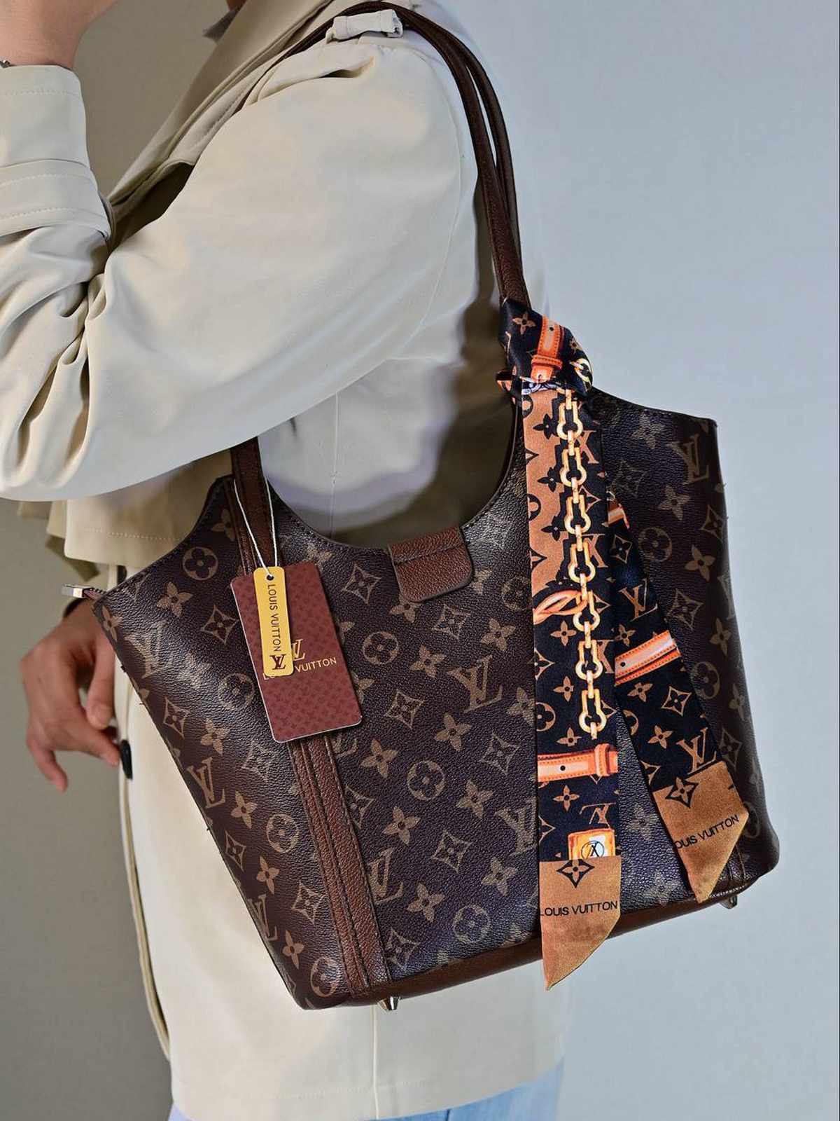 BENO-4963 (1) کیف دوشی زنانه بنو مدل صحرا کد BENO 4963 - Image 1