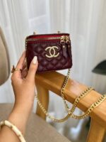 کیف دوشی زنانه مدل شنل کد EB1053