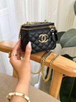 کیف دوشی زنانه مدل شنل کد EB1053 - تصویر 5