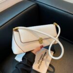 کیف دوشی وارداتی زنانه برند FASHION&BAGS کد FS989 - تصویر 9
